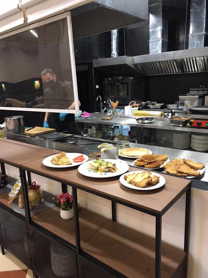 Flora Hotel - Apartments 보로베츠 외부 사진