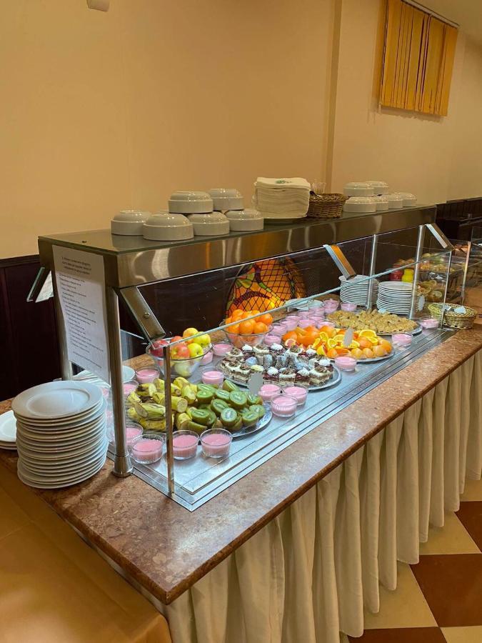 Flora Hotel - Apartments 보로베츠 외부 사진