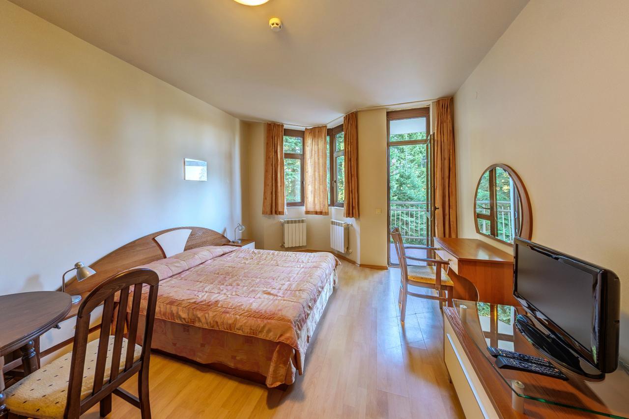 Flora Hotel - Apartments 보로베츠 외부 사진