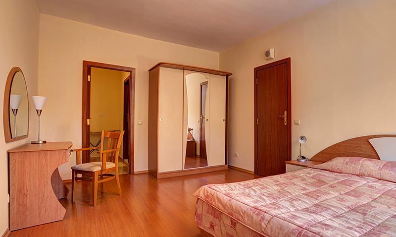Flora Hotel - Apartments 보로베츠 외부 사진