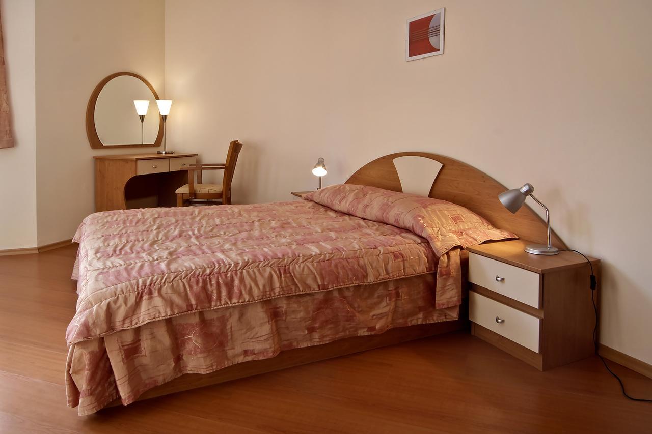 Flora Hotel - Apartments 보로베츠 외부 사진